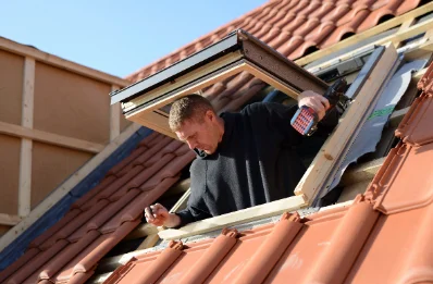 Pose de fenêtres de toit Velux à Villegouin